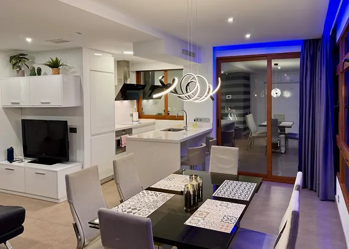 Modern In La Nogalera