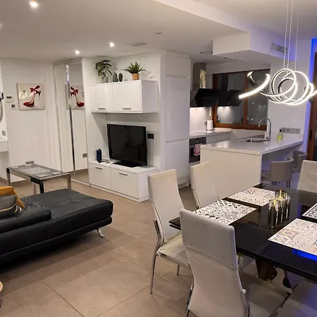 Modern In La Nogalera Appartement